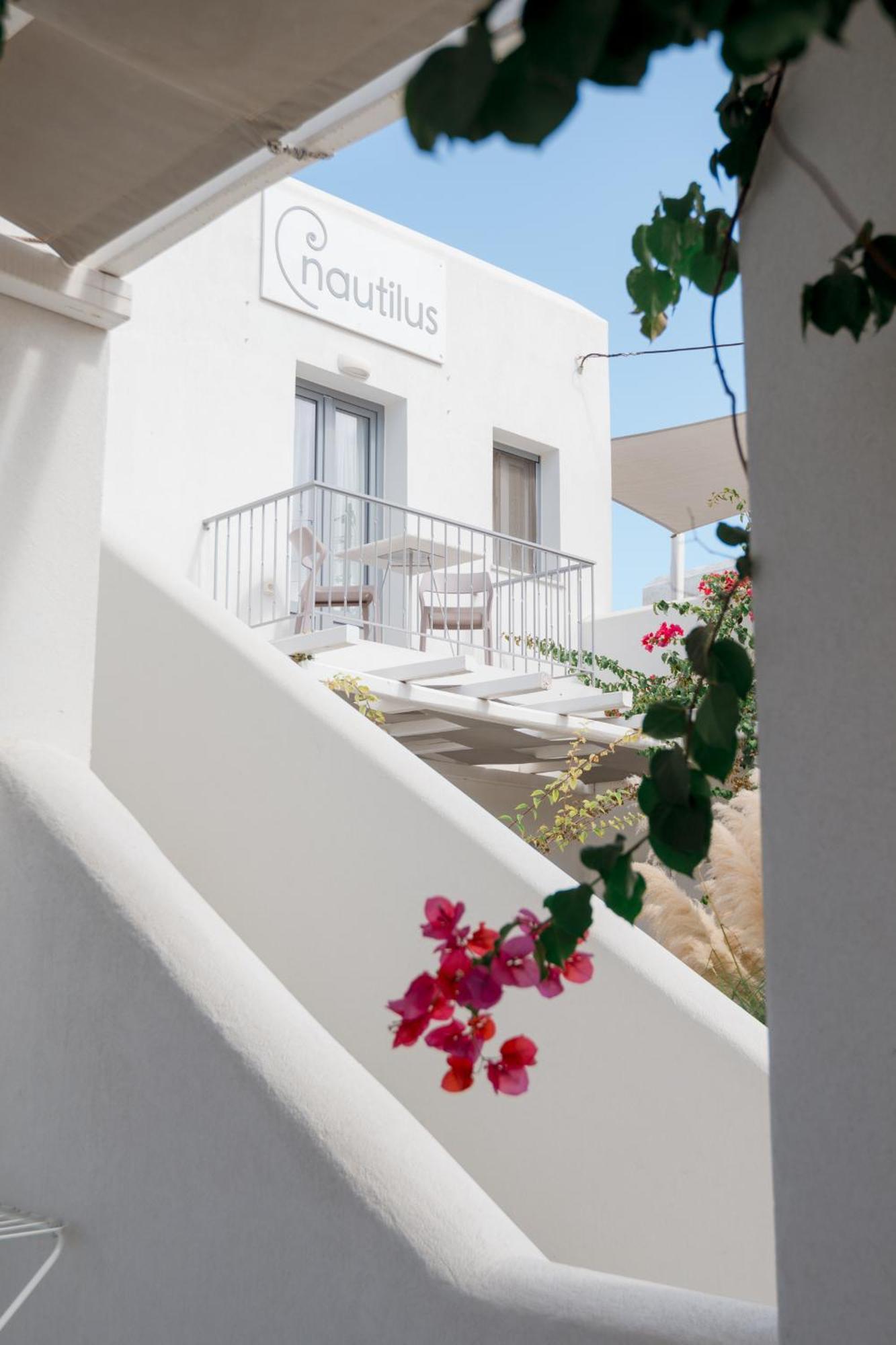 Nautilus Apartments-Suites Парікія Екстер'єр фото